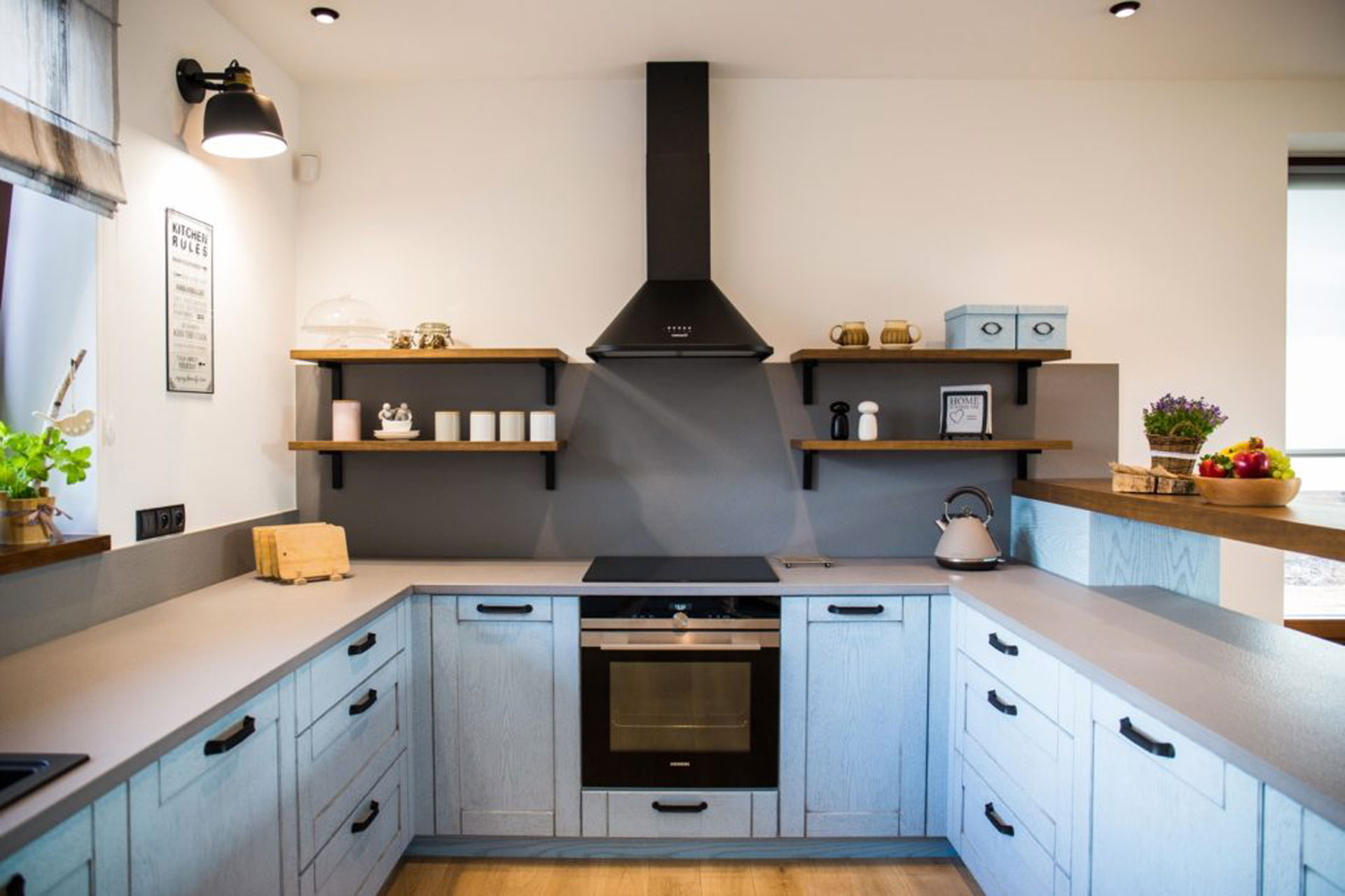 Hanák nábytek Realizace Kuchyně Klasická kuchyně Světle modrá