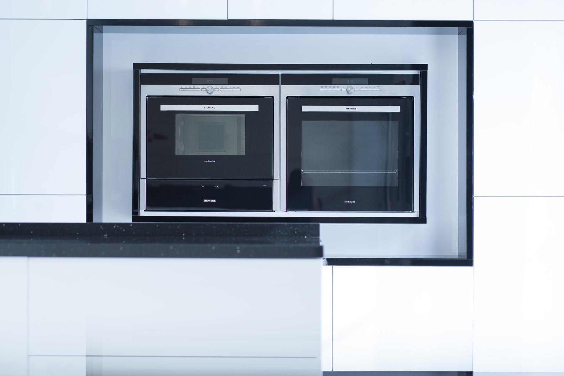 Hanák nábytek Realizace Moderní bílá kuchyně